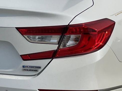 Used 2021 Honda Accord Touring image 6