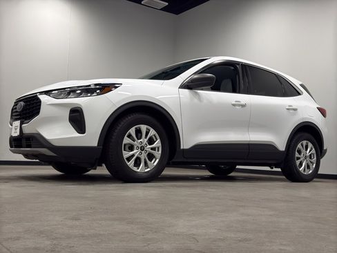 Certified 2023 Ford Escape Active w/ Tech Pack #1 image 4