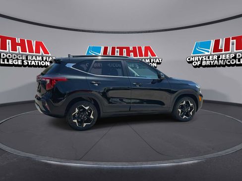Used 2024 Kia Seltos EX FWD image 8