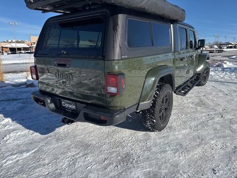 Used 2022 Jeep Gladiator Willys image 10
