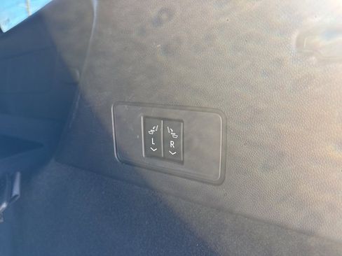 Used 2023 Cadillac XT6 Luxury image 54