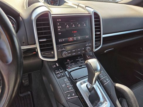 Used 2018 Porsche Cayenne Platinum Edition AWD/4WD image 10