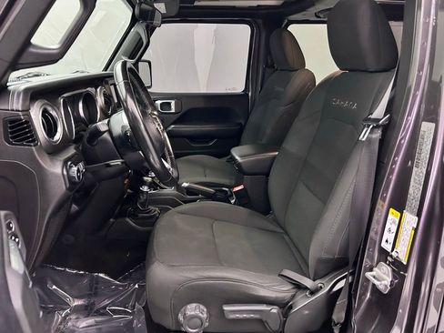 Used 2019 Jeep Wrangler Unlimited Sahara w/ Safety Group image 15