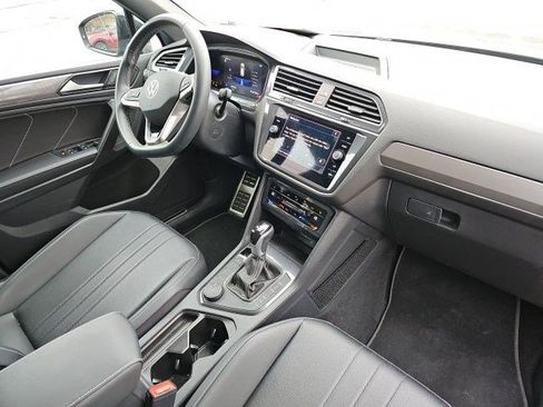 Used 2023 Volkswagen Tiguan SE R-Line image 14