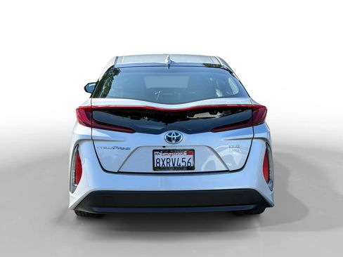 Used 2022 Toyota Prius Prime XLE FWD image 4