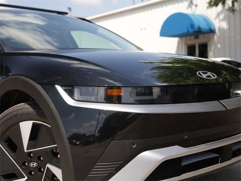 Certified 2025 Hyundai Ioniq 5 SEL image 2