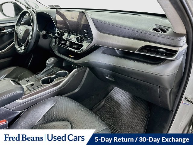 Used 2023 Toyota Highlander Limited AWD/4WD image 38