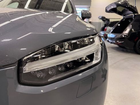 Used 2023 Volvo XC90 B5 Plus AWD/4WD image 9