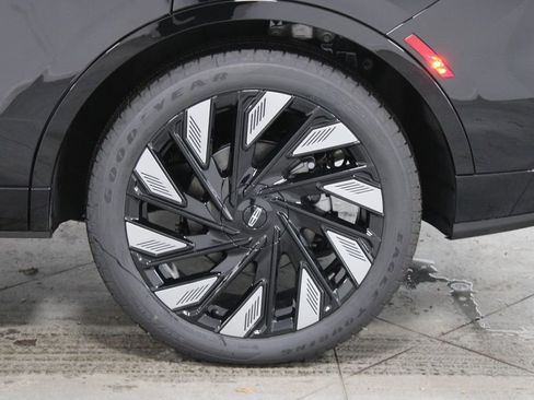 New 2026 Lincoln Nautilus Reserve w/ Jet Appearance Package image 18