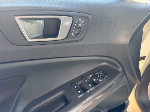 Certified 2020 Ford EcoSport SE w/ SE Convenience Package image 24