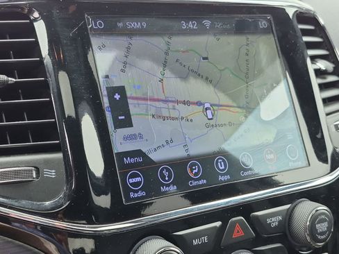 Certified 2019 Jeep Grand Cherokee Altitude AWD/4WD image 30