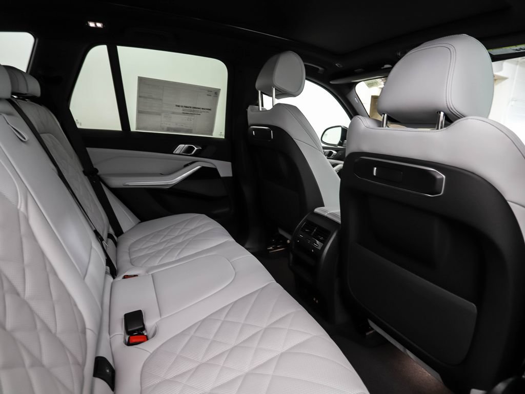 Used 2026 BMW X5 xDrive40i w/ M Sport Package AWD/4WD image 27