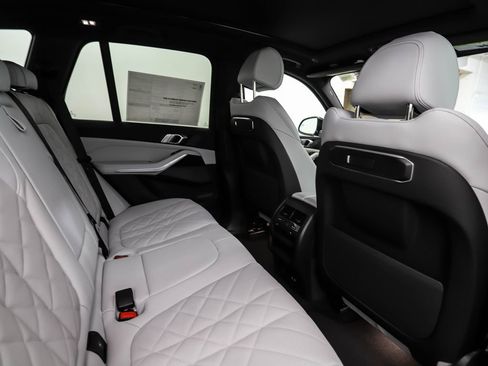 New 2026 BMW X5 xDrive40i w/ M Sport Package image 27