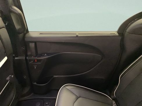 Used 2025 Chrysler Pacifica Limited w/ Uconnect Theater Family Group AWD/4WD image 33