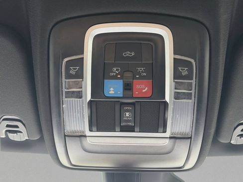 Used 2025 RAM 1500 Big Horn AWD/4WD image 12