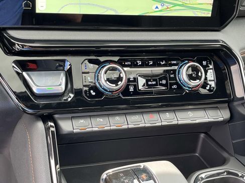 New 2026 GMC Sierra 1500 AT4 w/ AT4 Premium Package AWD/4WD image 29