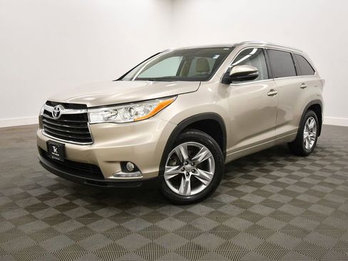 Used 2015 Toyota Highlander Limited AWD/4WD image 2