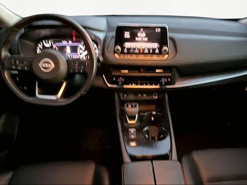 Used 2024 Nissan Rogue SV w/ SV Premium Package image 7