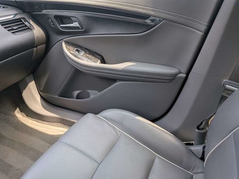 Used 2014 Chevrolet Impala LTZ FWD image 16