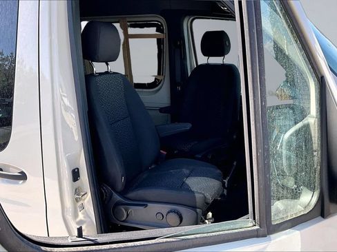 Used 2025 Mercedes-Benz Sprinter 2500 image 13
