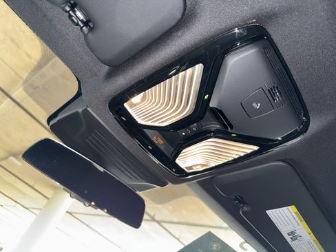 Certified 2025 BMW X6 xDrive40i image 31