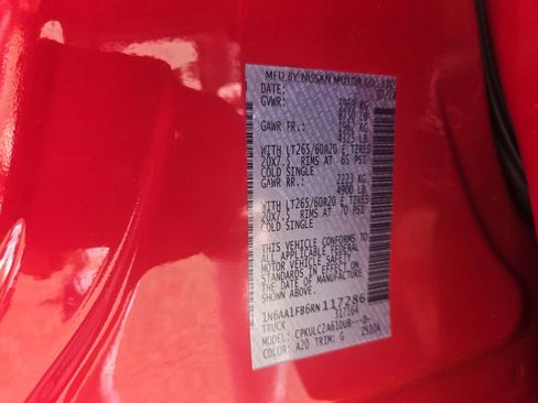 Used 2024 Nissan Titan SV w/ SV Convenience Package image 29