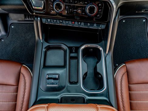 Used 2025 GMC Sierra 2500 Denali Ultimate image 28