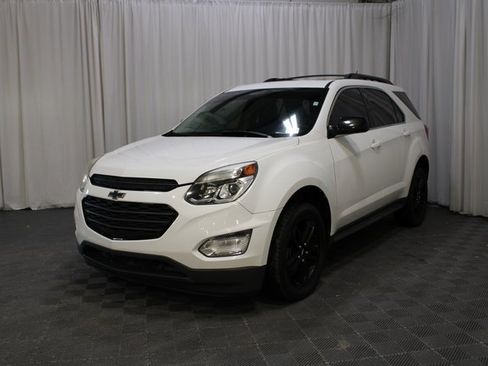 Used 2017 Chevrolet Equinox LT w/ Sport Edition image 23
