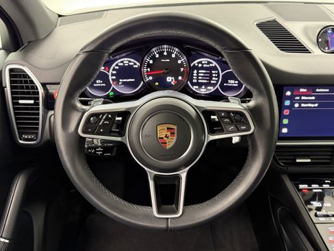 Certified 2023 Porsche Cayenne Platinum Edition image 48
