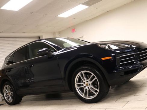 Used 2020 Porsche Cayenne Turbo AWD/4WD image 8