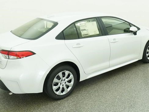 Used 2026 Toyota Corolla LE FWD image 12