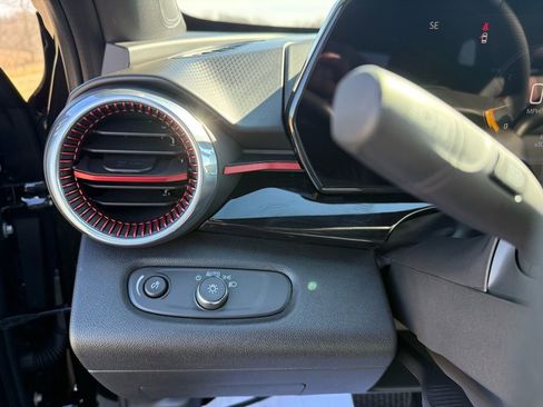 New 2026 Chevrolet Trax RS w/ Sunroof Package image 35