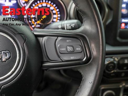 Used 2023 Jeep Gladiator Sport image 15