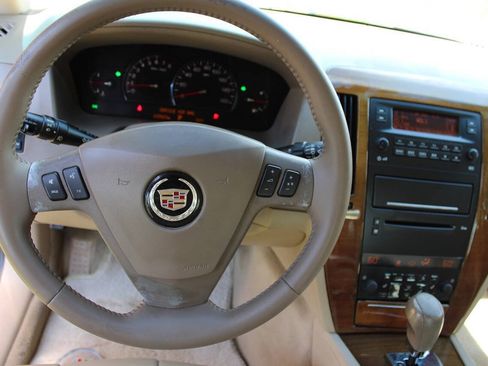 Used 2005 Cadillac STS w/ Preferred Equipment Group RWD image 20