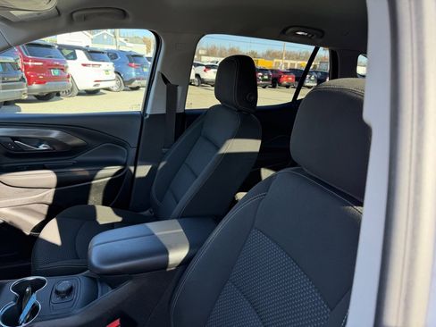 Used 2024 GMC Terrain SLE image 9