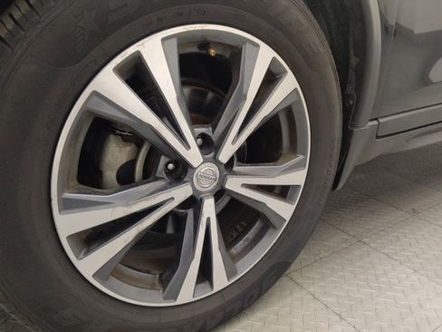 Used 2019 Nissan Rogue SV w/ Premium Package AWD/4WD image 31
