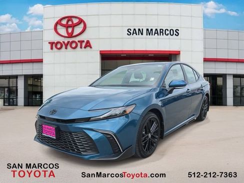 Used 2026 Toyota Camry SE w/ Convenience Package image 1