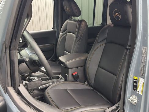 Used 2025 Jeep Wrangler Unlimited Sahara w/ Safety Group AWD/4WD image 32