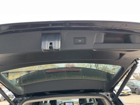 New 2026 Volkswagen Atlas SE image 8