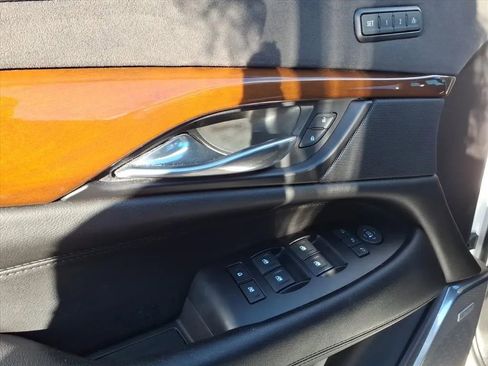 Used 2018 Cadillac Escalade Premium Luxury image 26