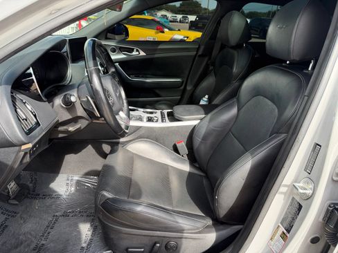 Used 2022 Kia Stinger GT1 RWD image 19