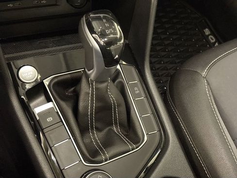 Certified 2024 Volkswagen Taos SE w/ Panoramic Sunroof Package image 17