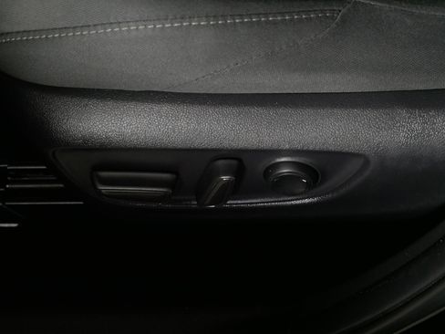 Used 2021 Toyota Venza LE w/ Carpet Mat Package (TMS) AWD/4WD image 20