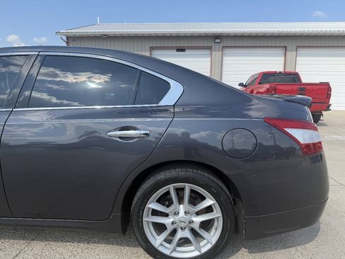 Used 2011 Nissan Maxima 3.5 SV w/ Monitor Pkg FWD image 12