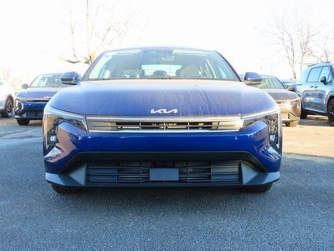 New 2025 Kia K4 LXS image 2