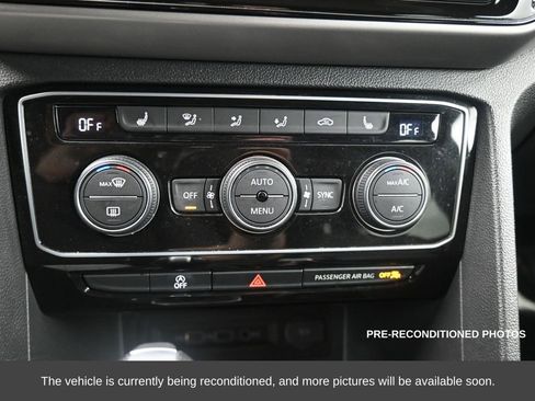 Used 2020 Volkswagen Atlas Cross Sport SEL image 19