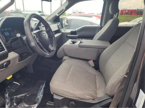Used 2017 Ford F150 XLT RWD image 4
