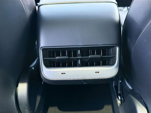 Used 2023 Tesla Model 3 Standard Range RWD image 19