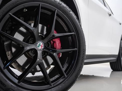 Used 2018 Alfa Romeo Stelvio Ti AWD/4WD image 5