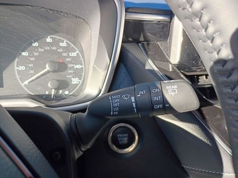 Used 2025 Toyota Corolla SE image 23